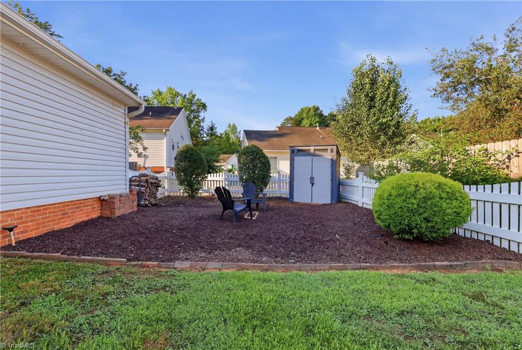 115 Asherton Court, Winston-Salem