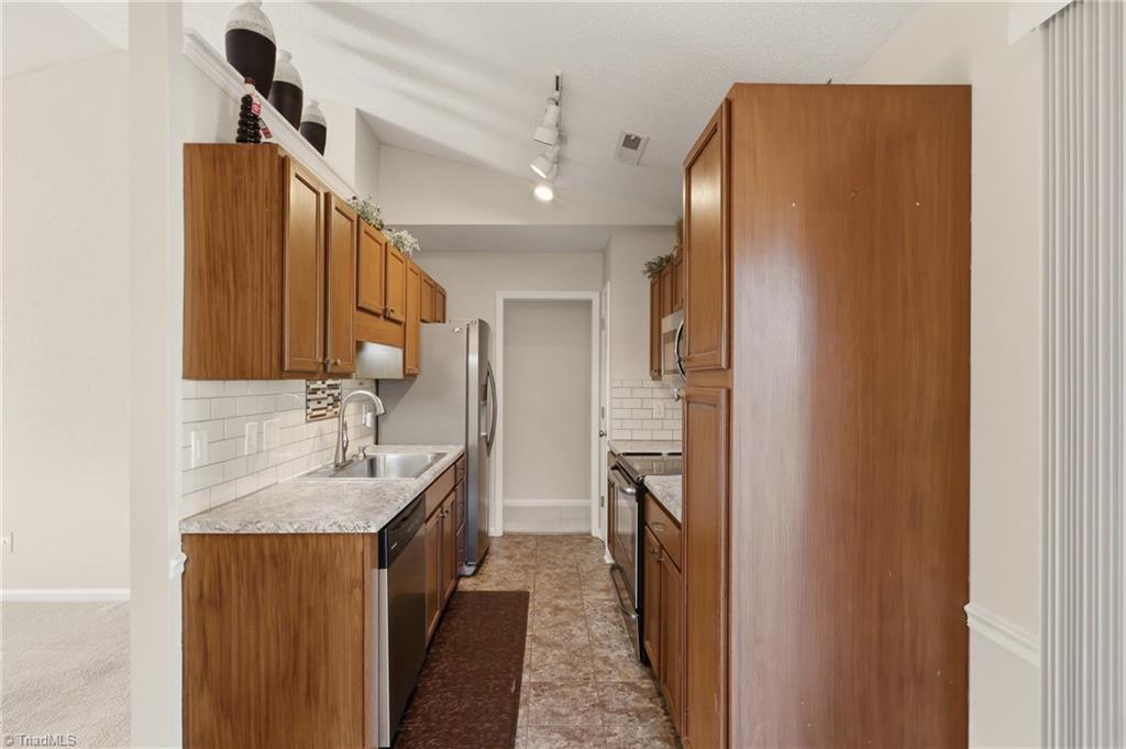 115 Asherton Court, Winston-Salem