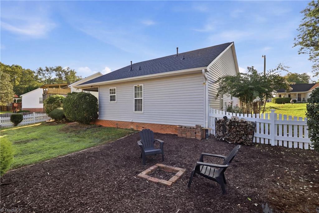 115 Asherton Court, Winston-Salem