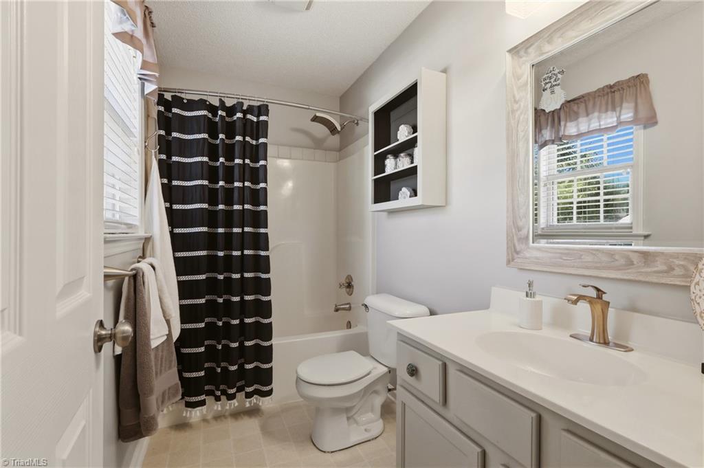 115 Asherton Court, Winston-Salem