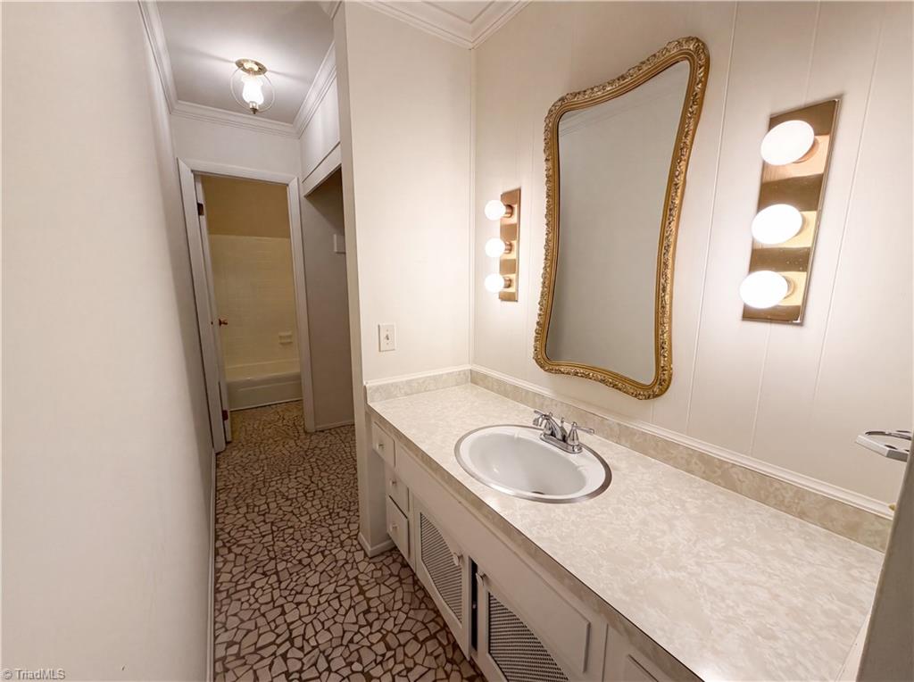 2902 Saint Marks Road, Winston-Salem Unit: E