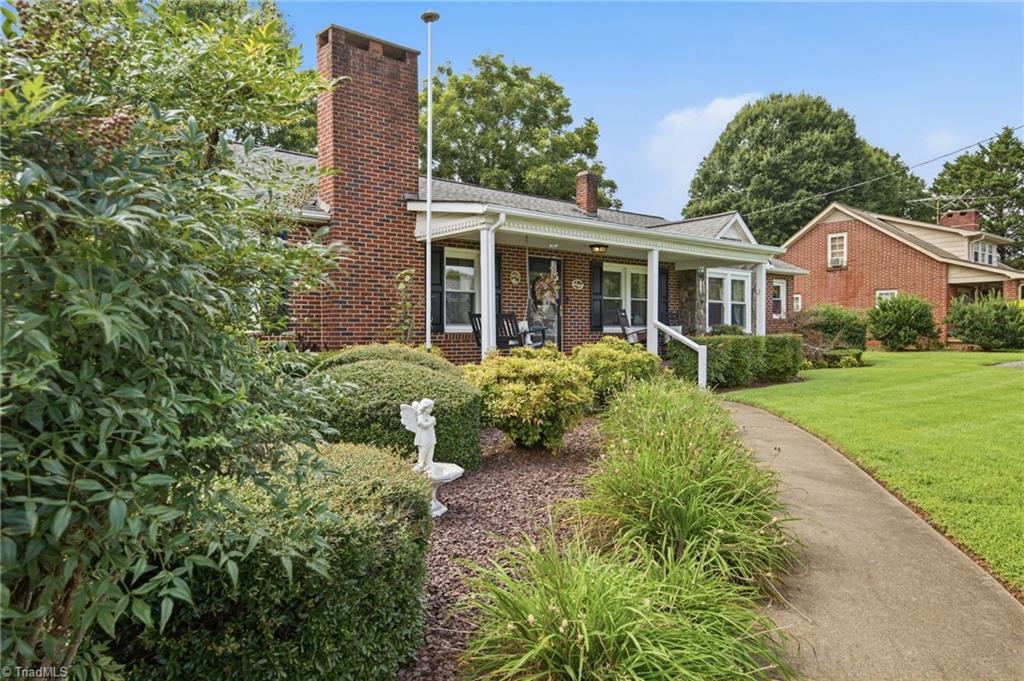 907 Sparta Road