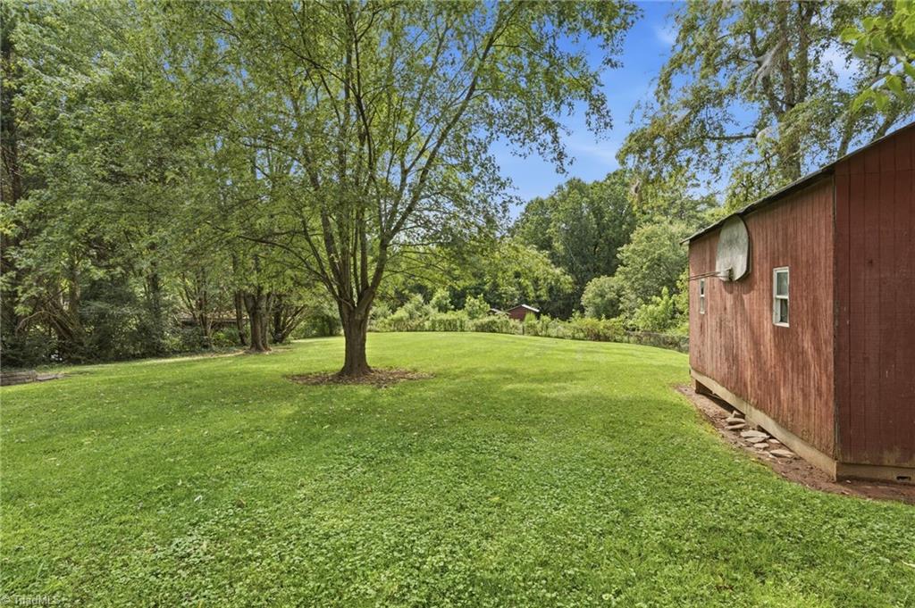 907 Sparta Road