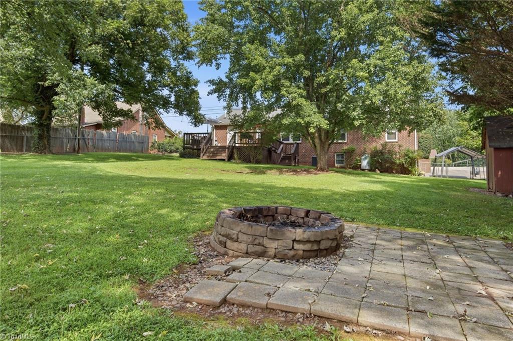 907 Sparta Road