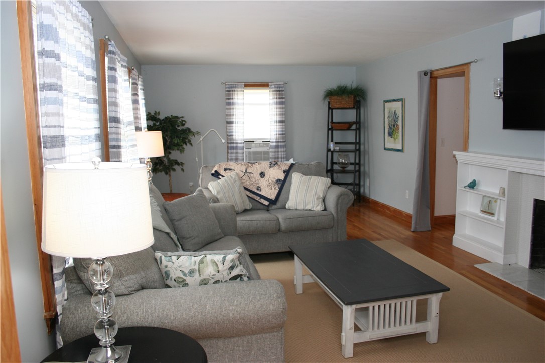 9 Rosita Avenue
