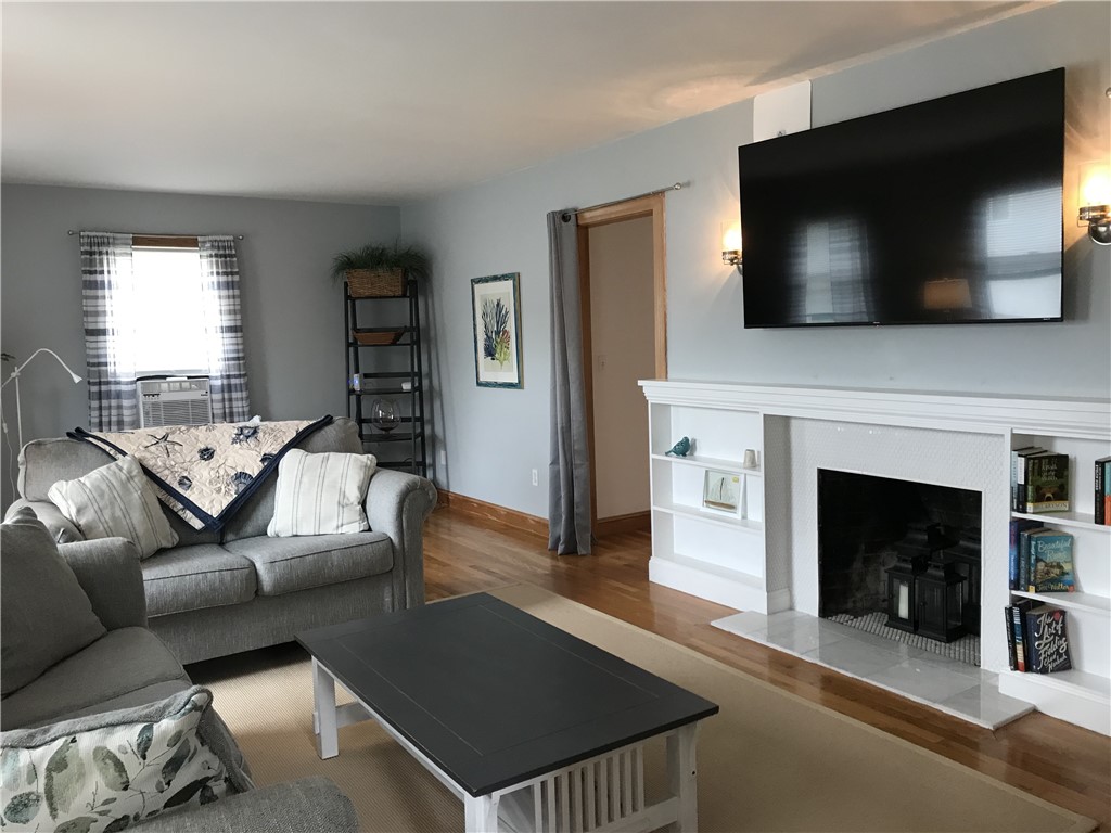 9 Rosita Avenue