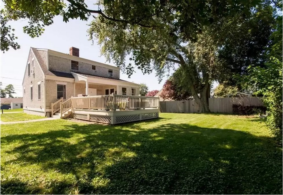 9 Rosita Avenue
