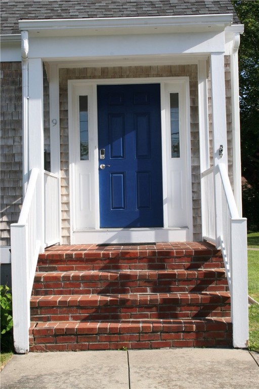 9 Rosita Avenue