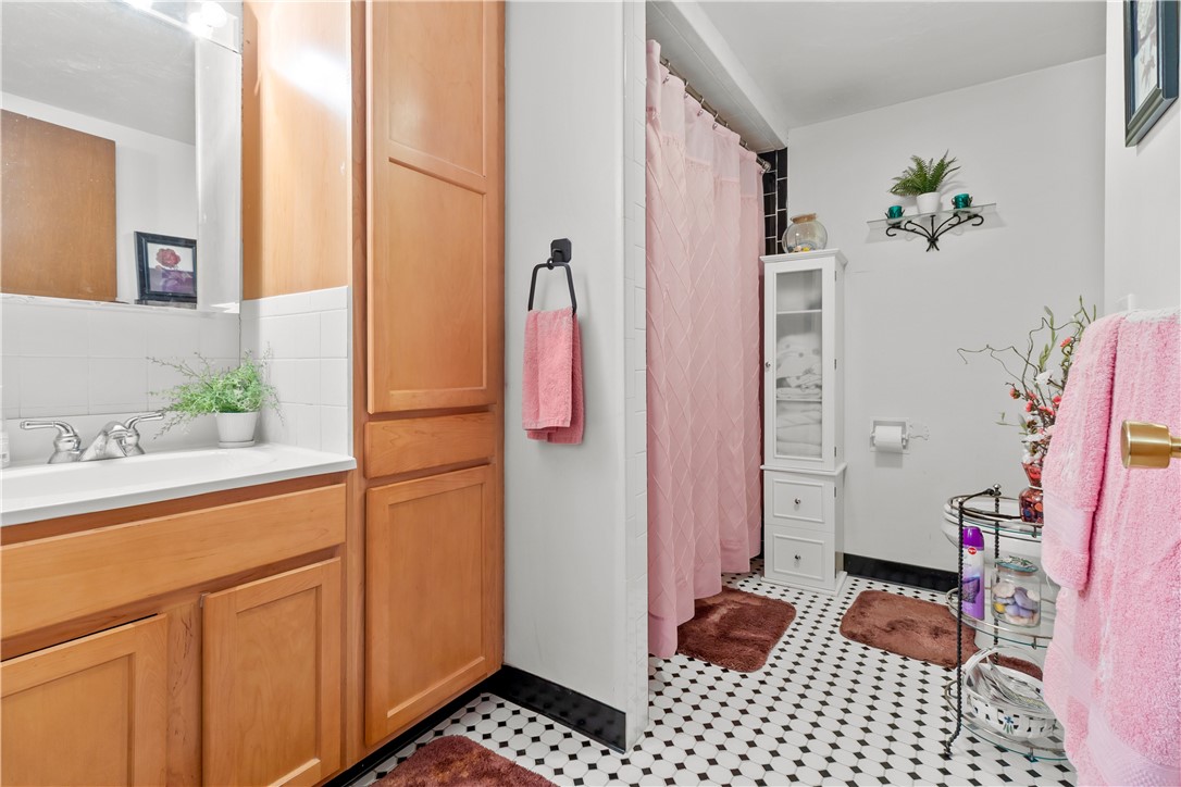 510 Child Street 105B