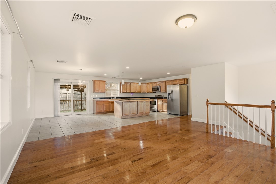37 Thayer Street