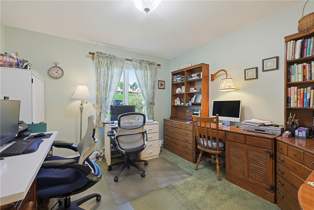 77 Windward Lane