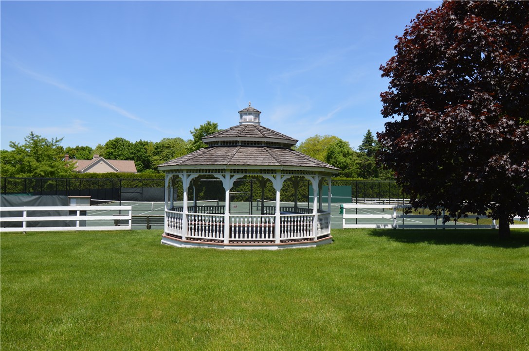 77 Windward Lane