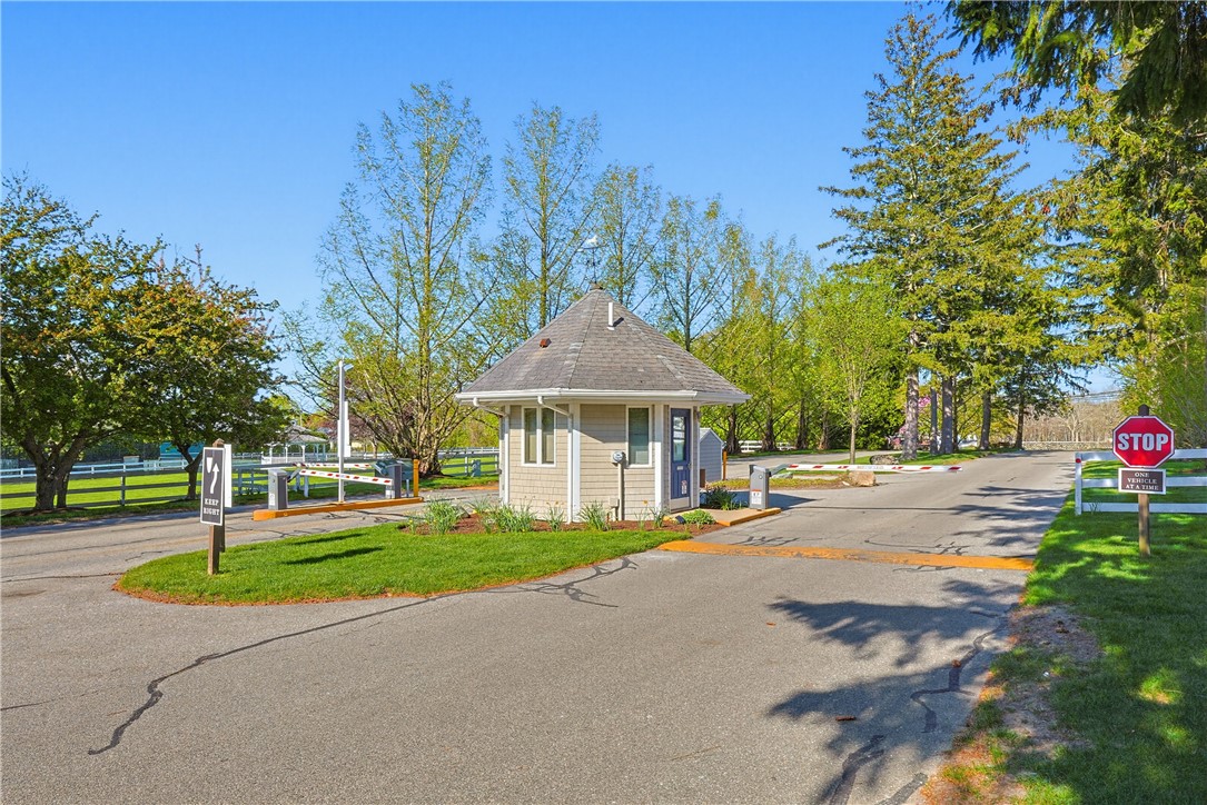 77 Windward Lane