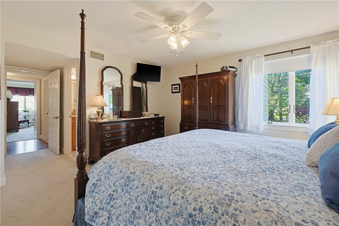 77 Windward Lane