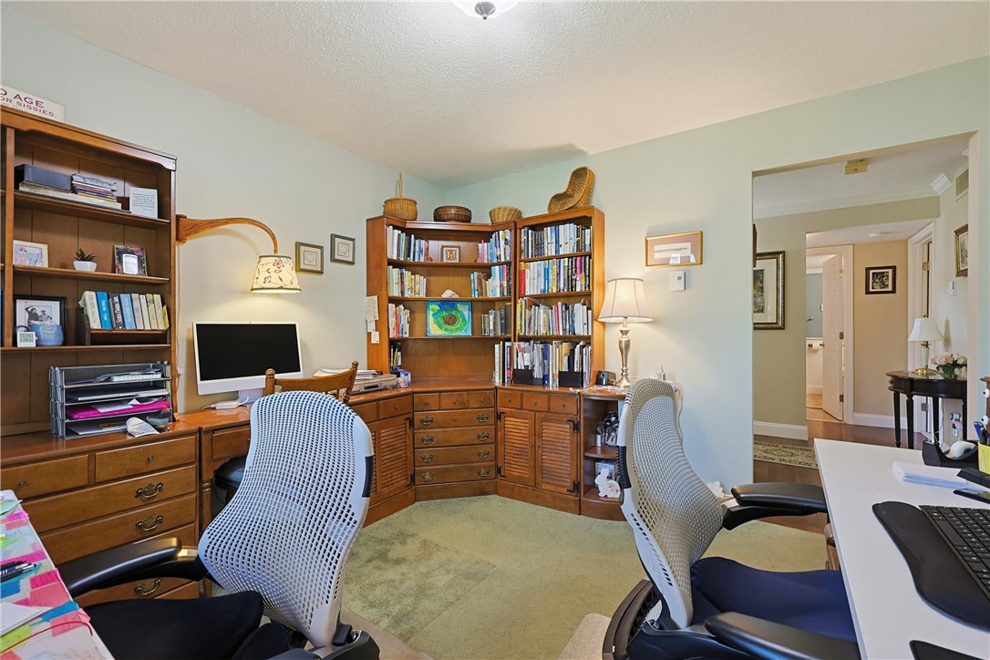 77 Windward Lane