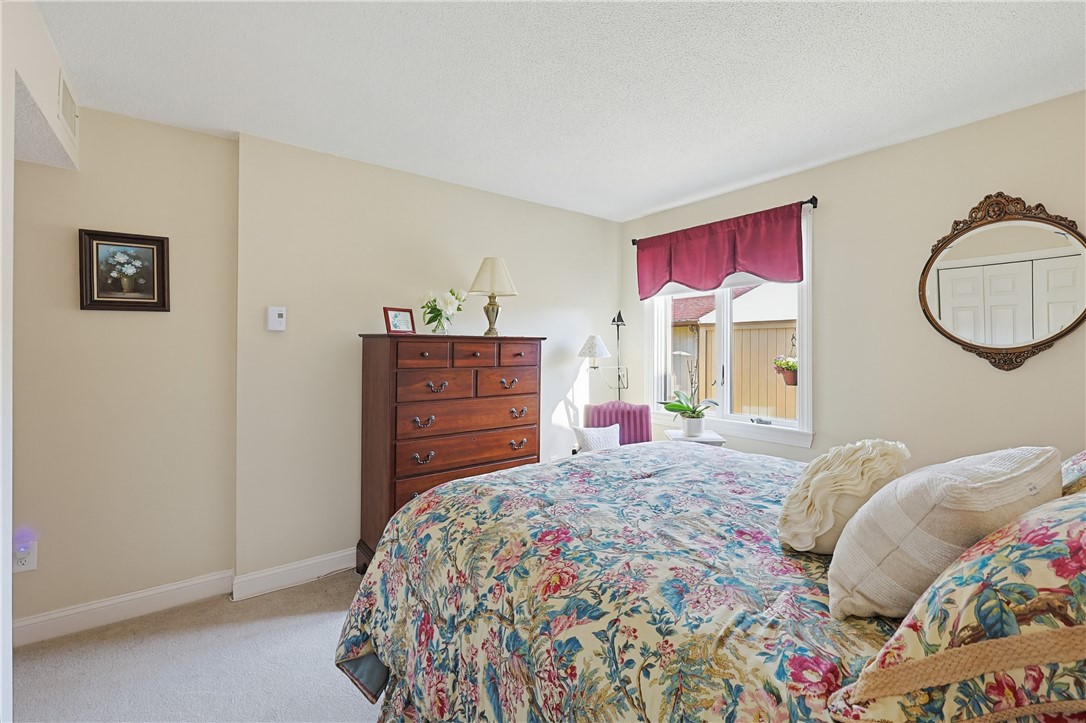 77 Windward Lane