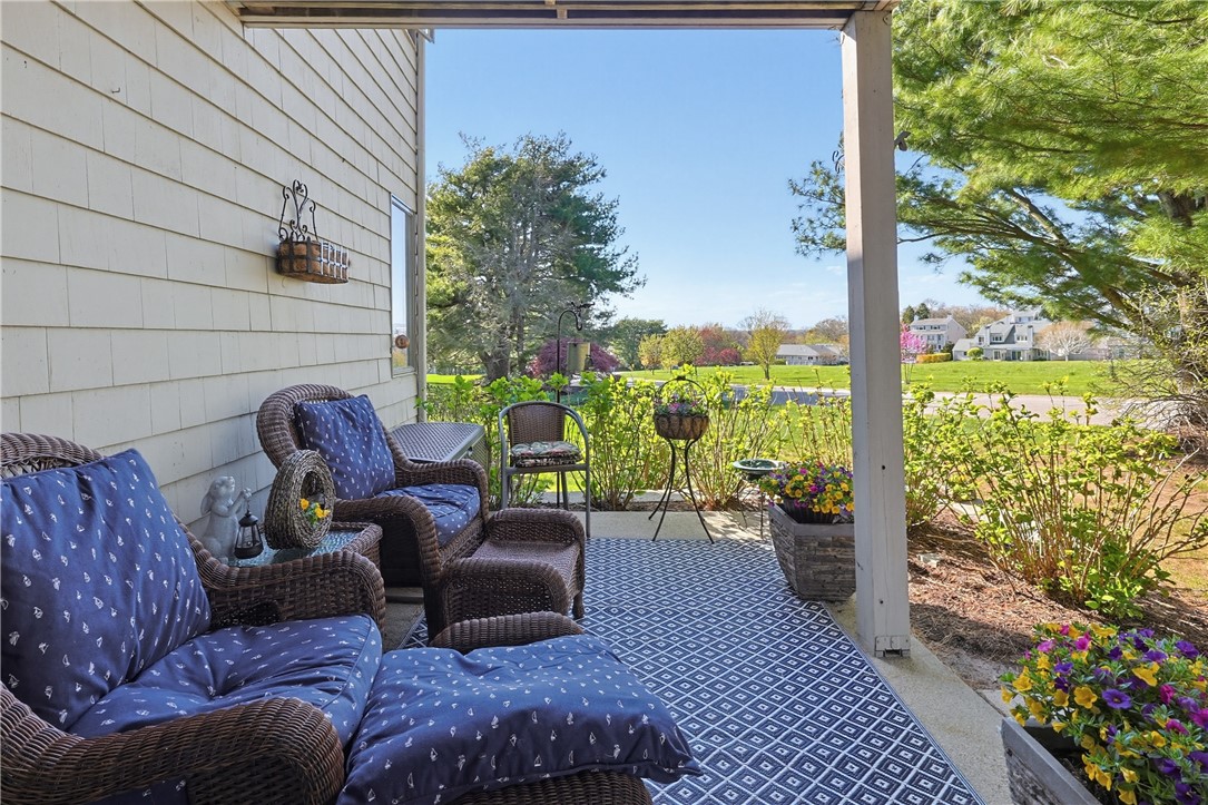 77 Windward Lane