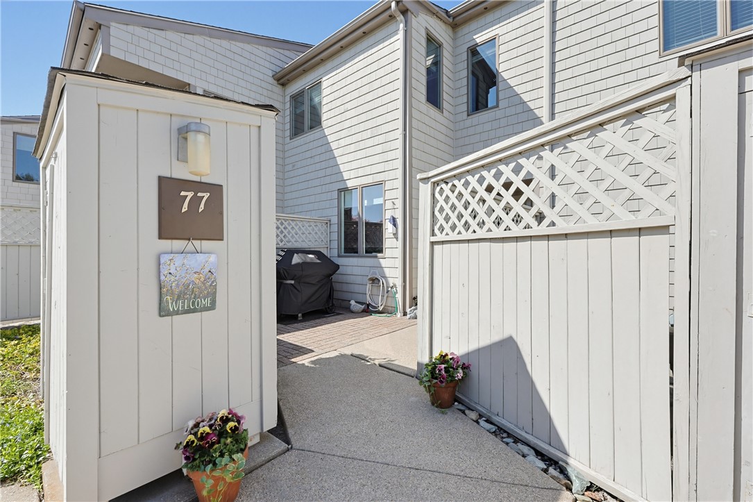 77 Windward Lane