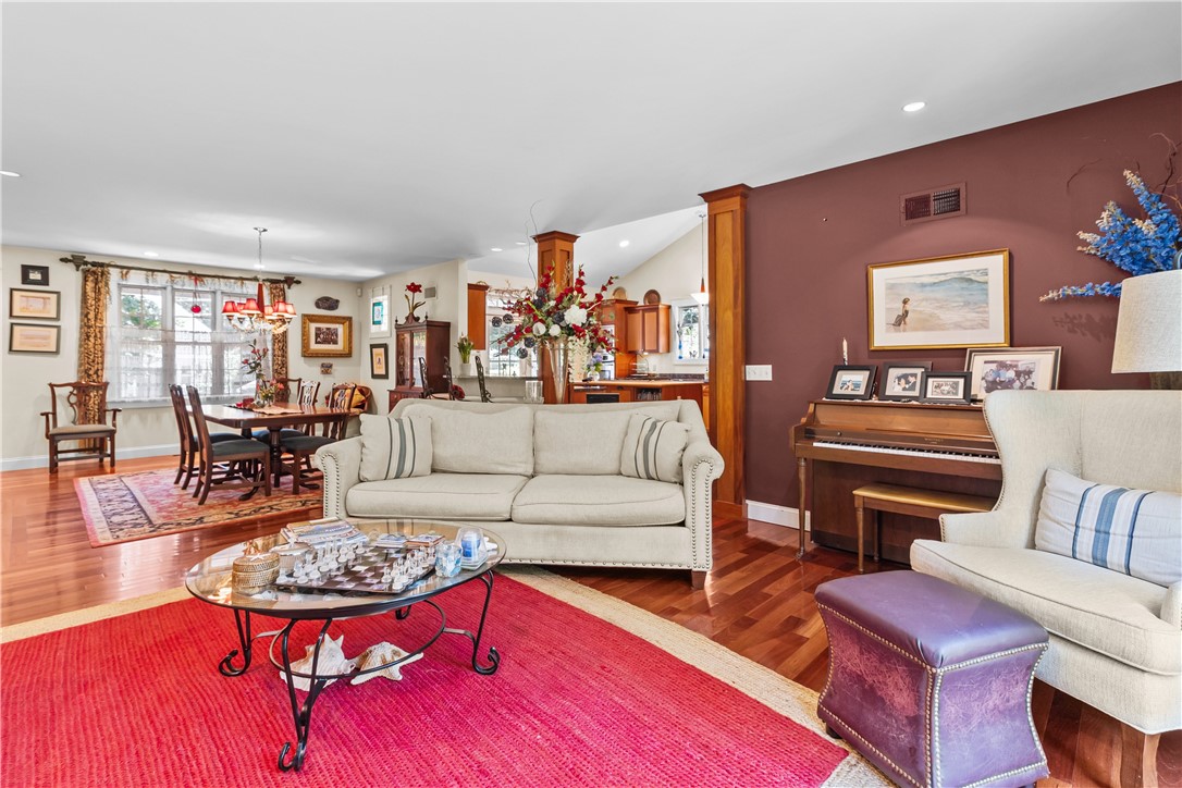 93 Kickemuit Avenue