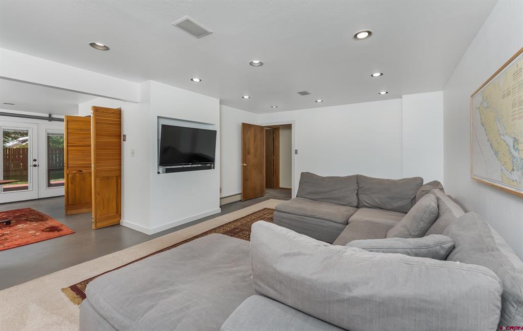 3015 Hillside Avenue