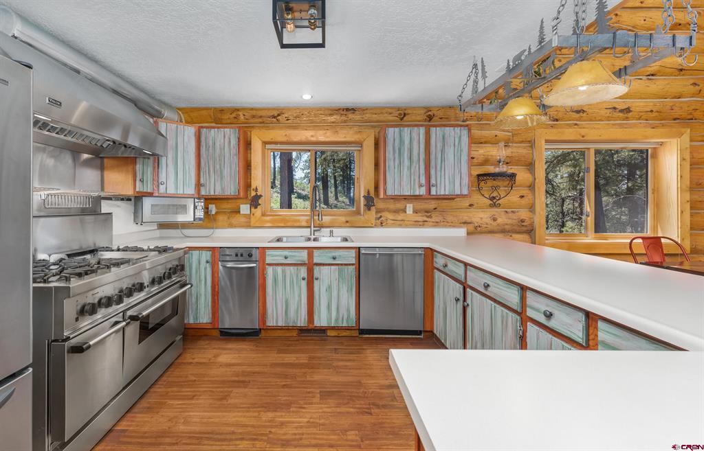 111 S Windy Ridge Road