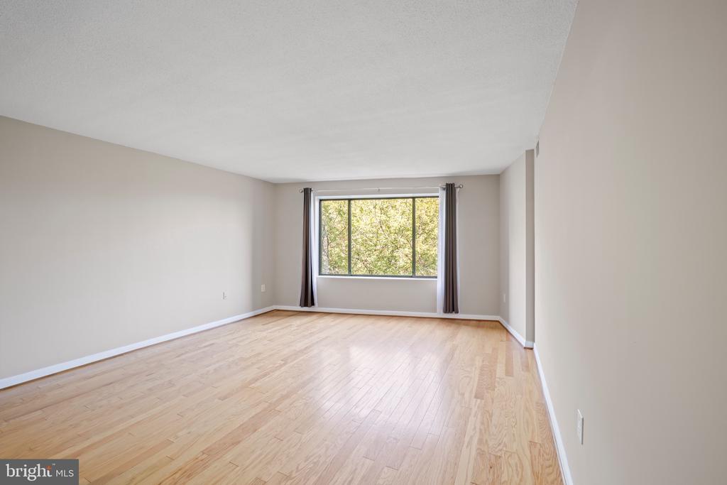 2141 Wisconsin Ave NW #502