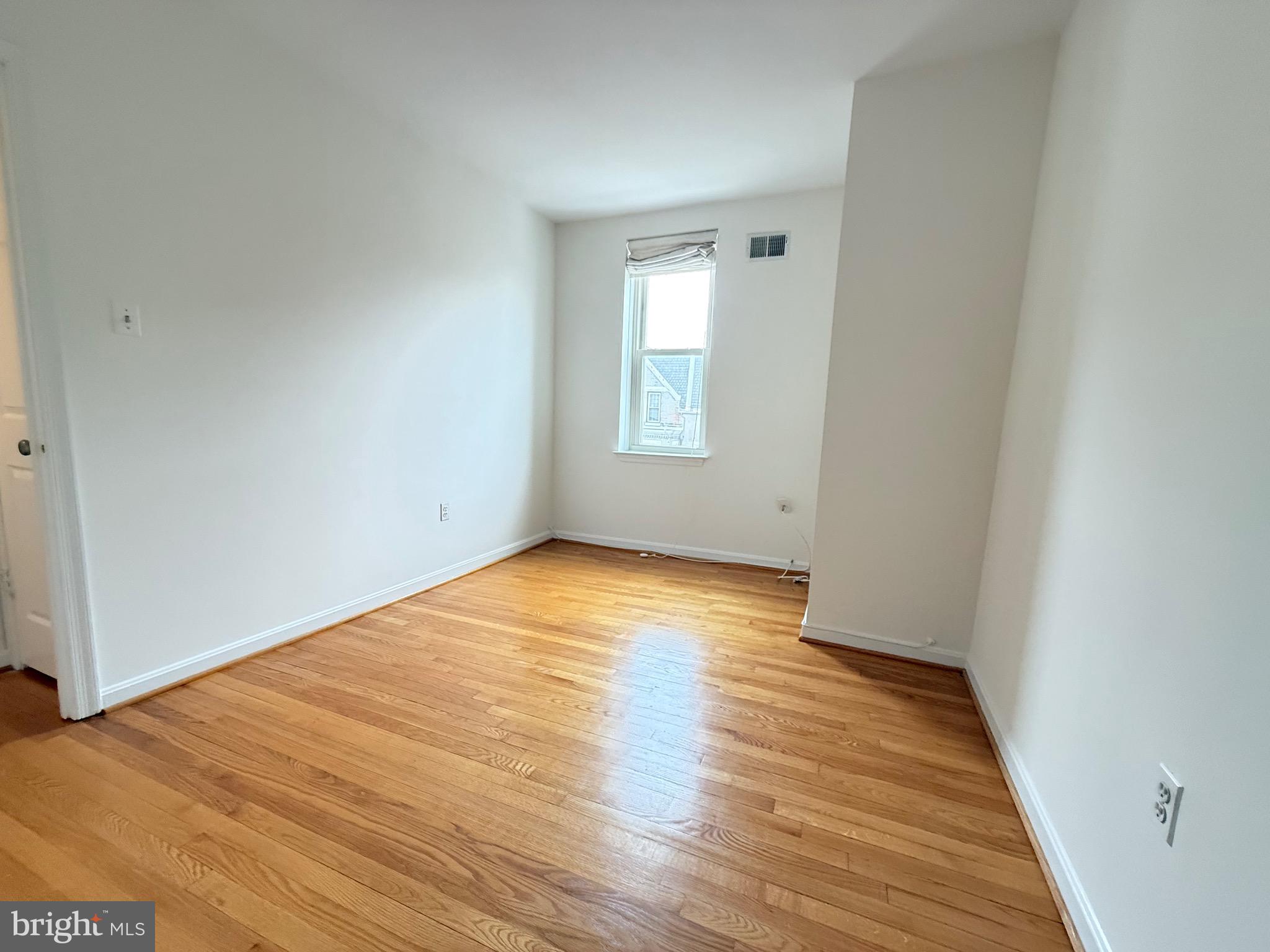 1454 Euclid St NW #8