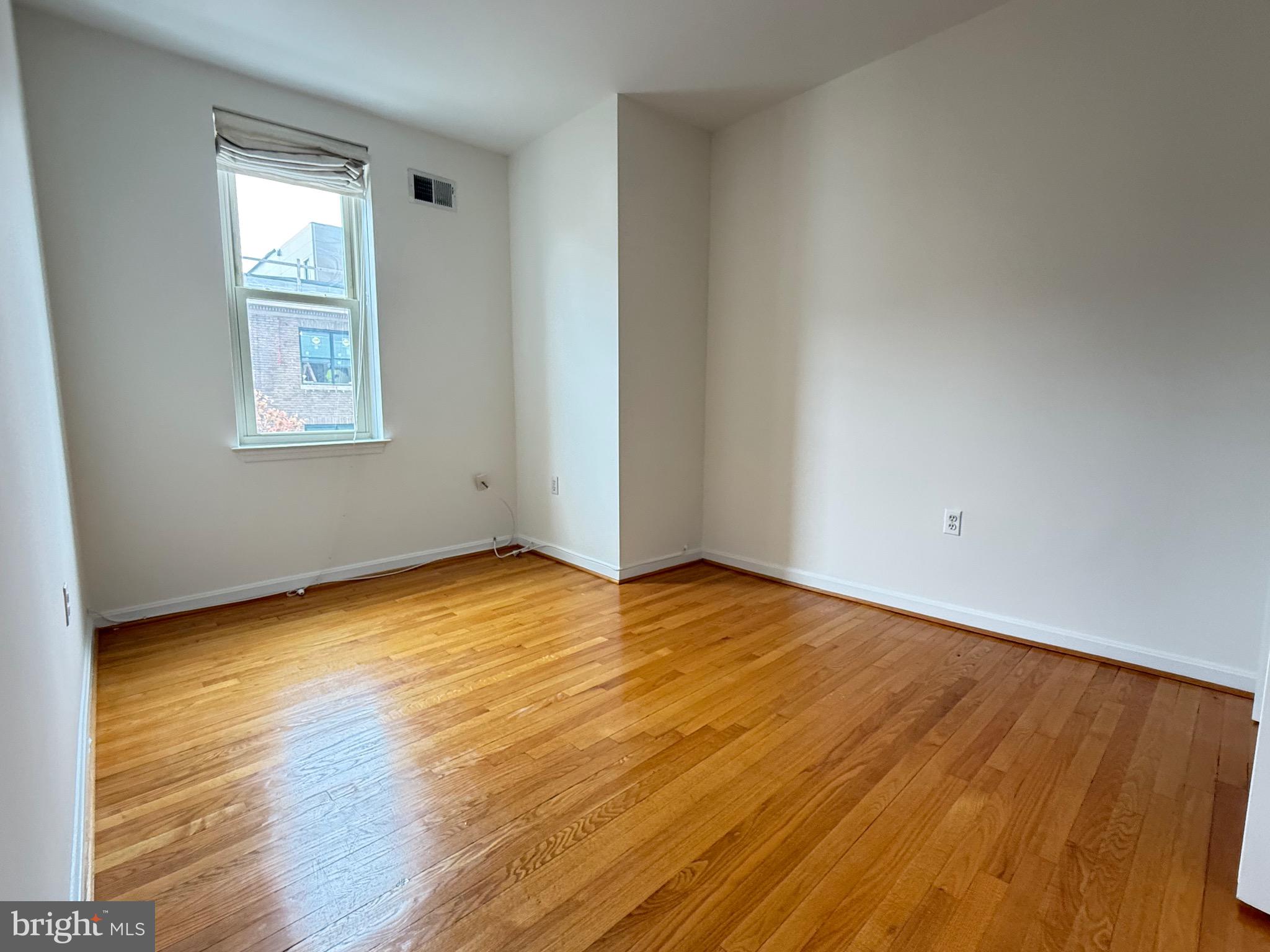 1454 Euclid St NW #8