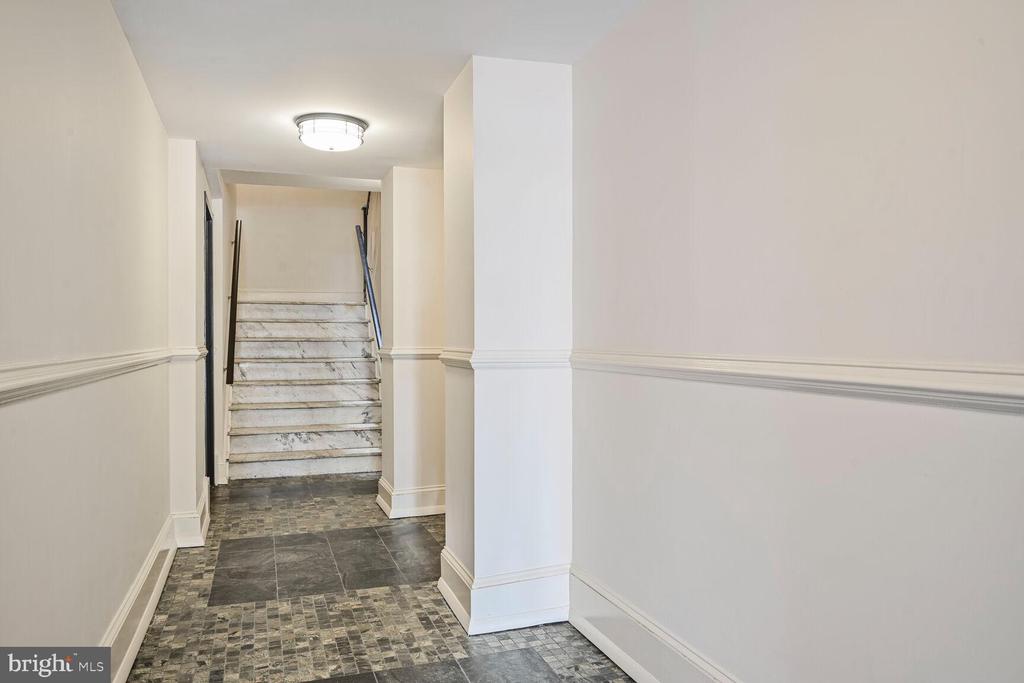 1812 Vernon St NW #24