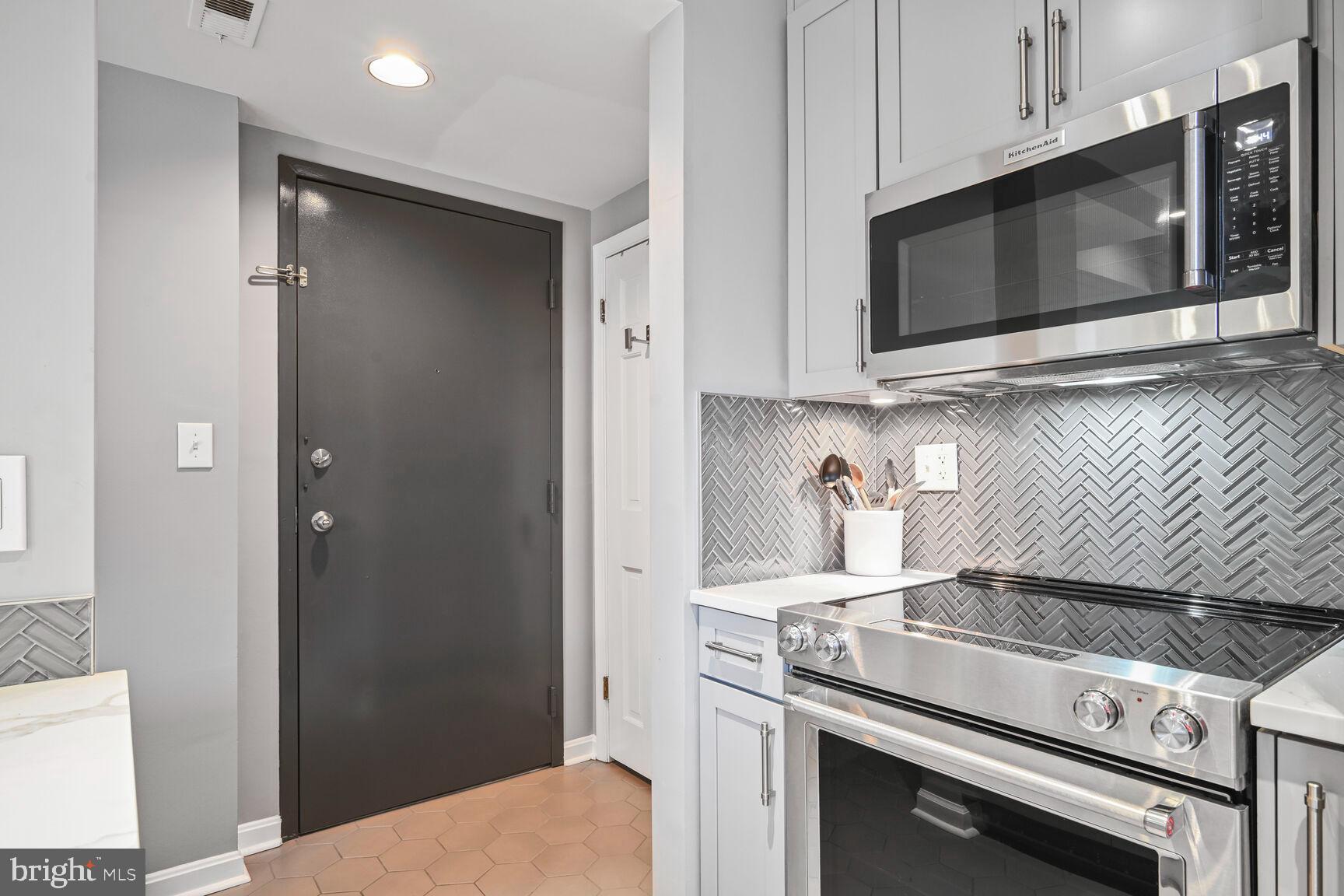 1812 Vernon St NW #24