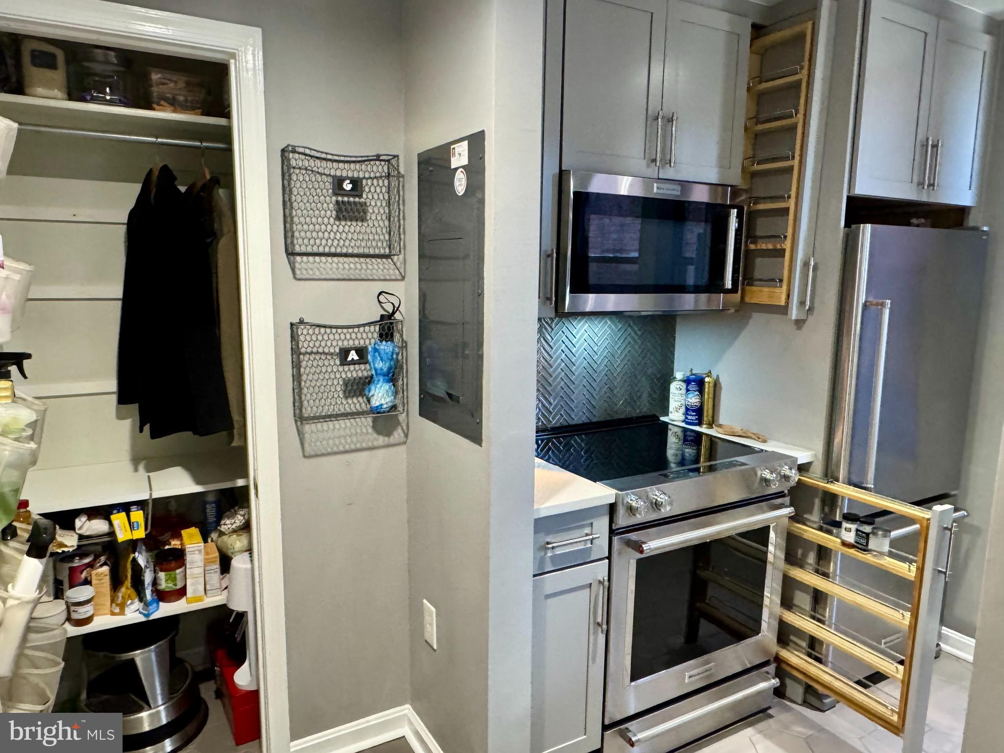 1812 Vernon St NW #24