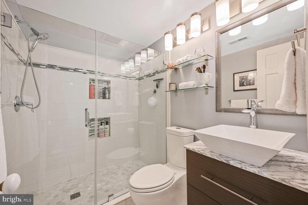 1812 Vernon St NW #24