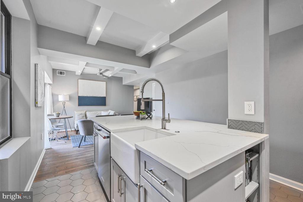 1812 Vernon St NW #24