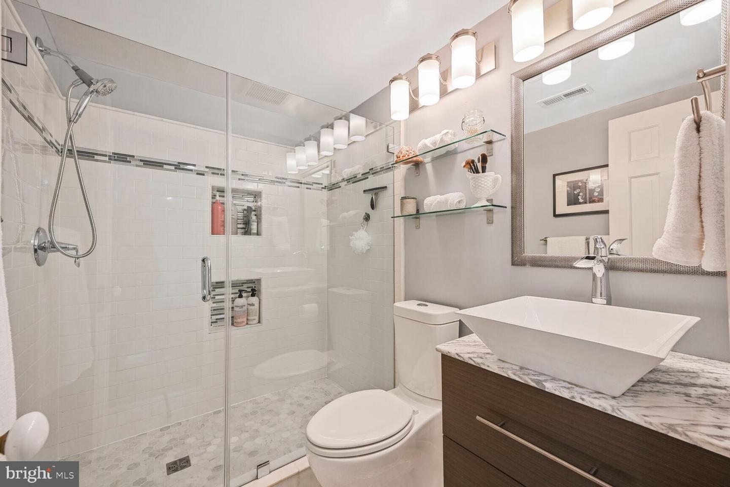 1812 Vernon St NW #24