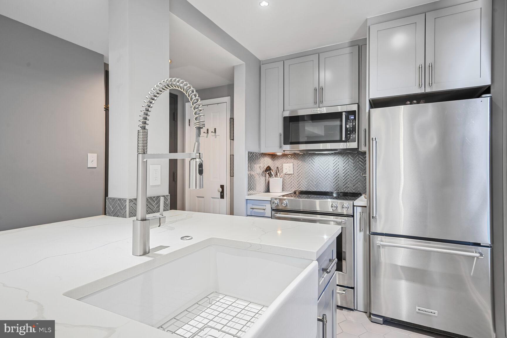 1812 Vernon St NW #24