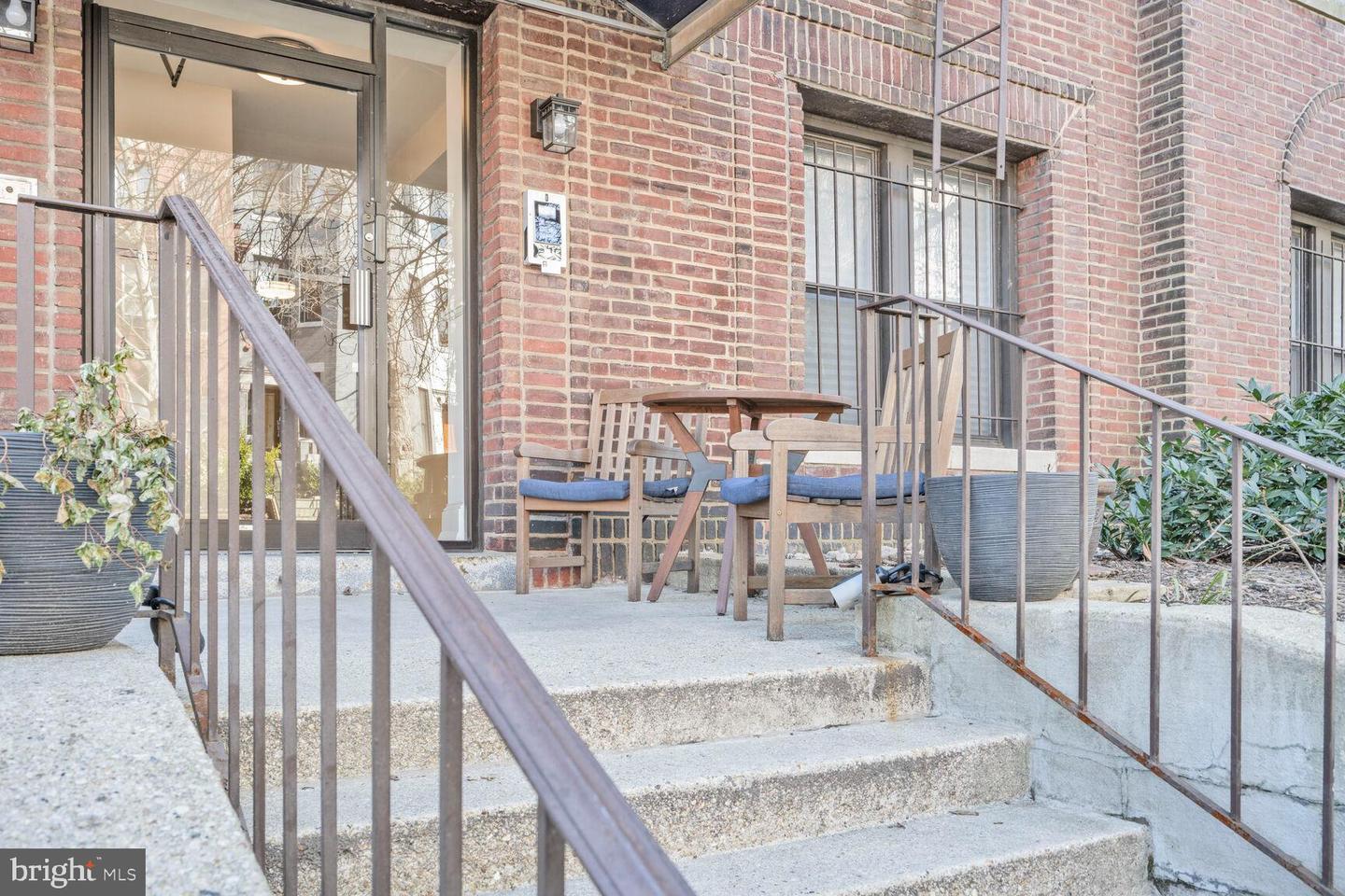 1812 Vernon St NW #24