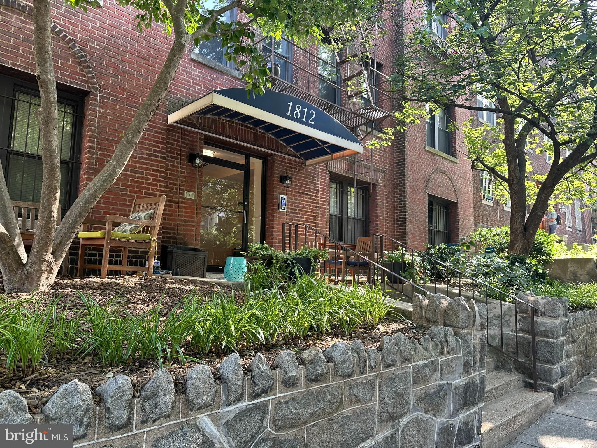 1812 Vernon St NW #24