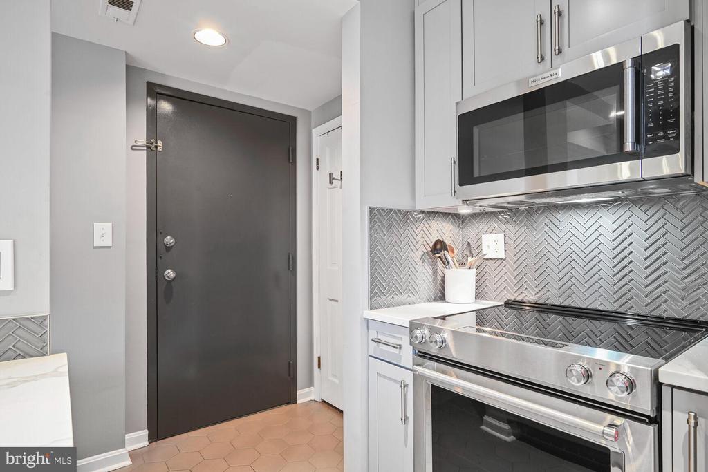 1812 Vernon St NW #24