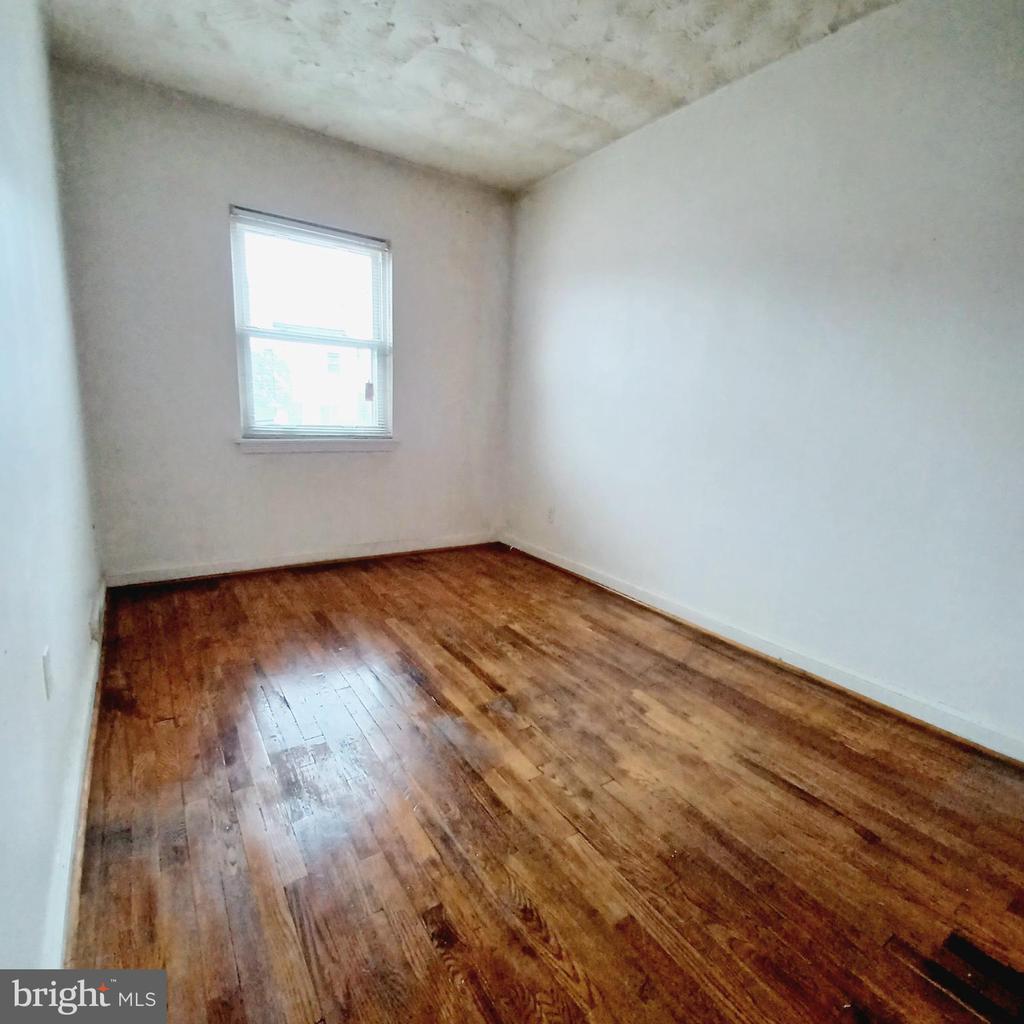 3432 DIX STREET NE