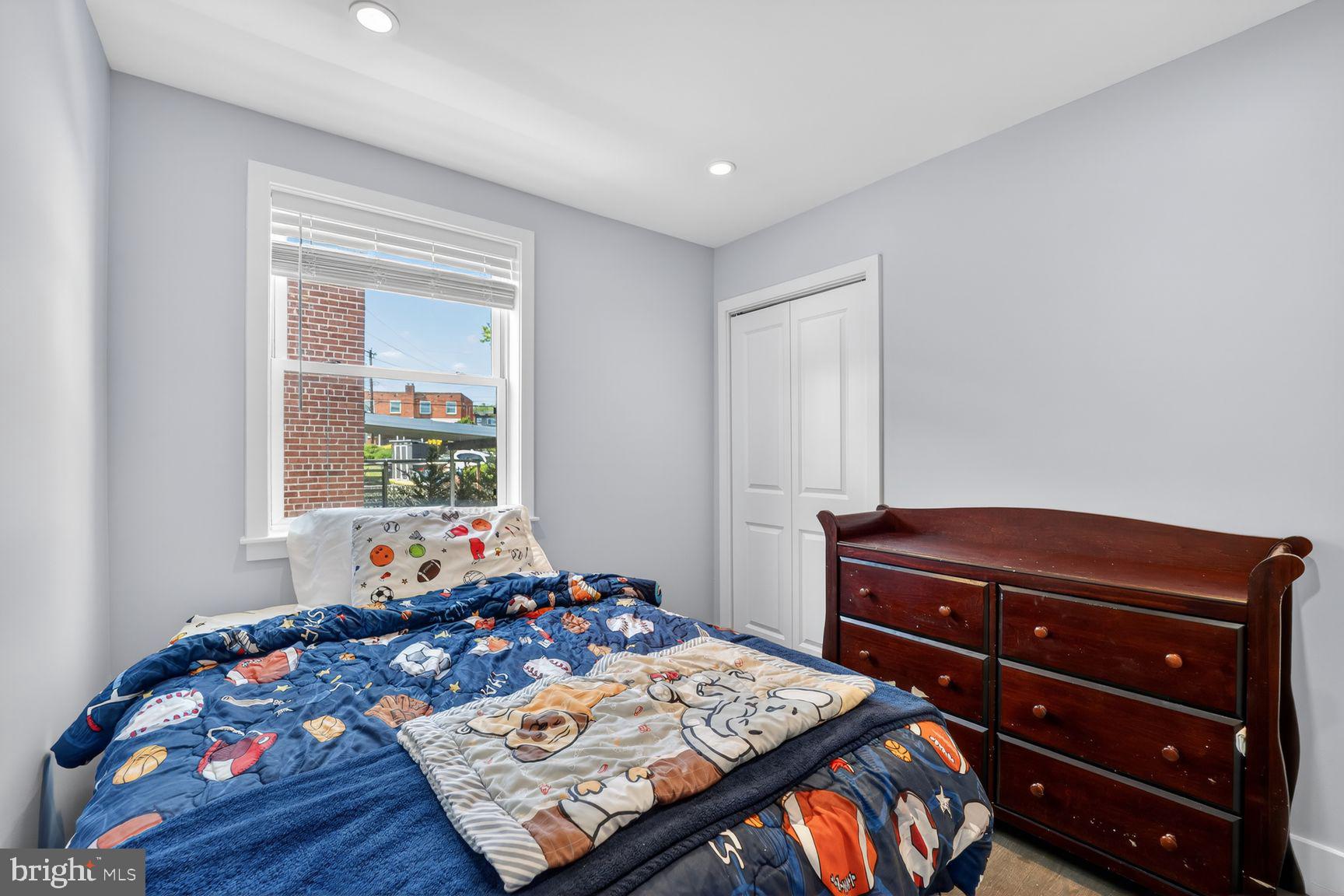 5149 8TH STREET NE