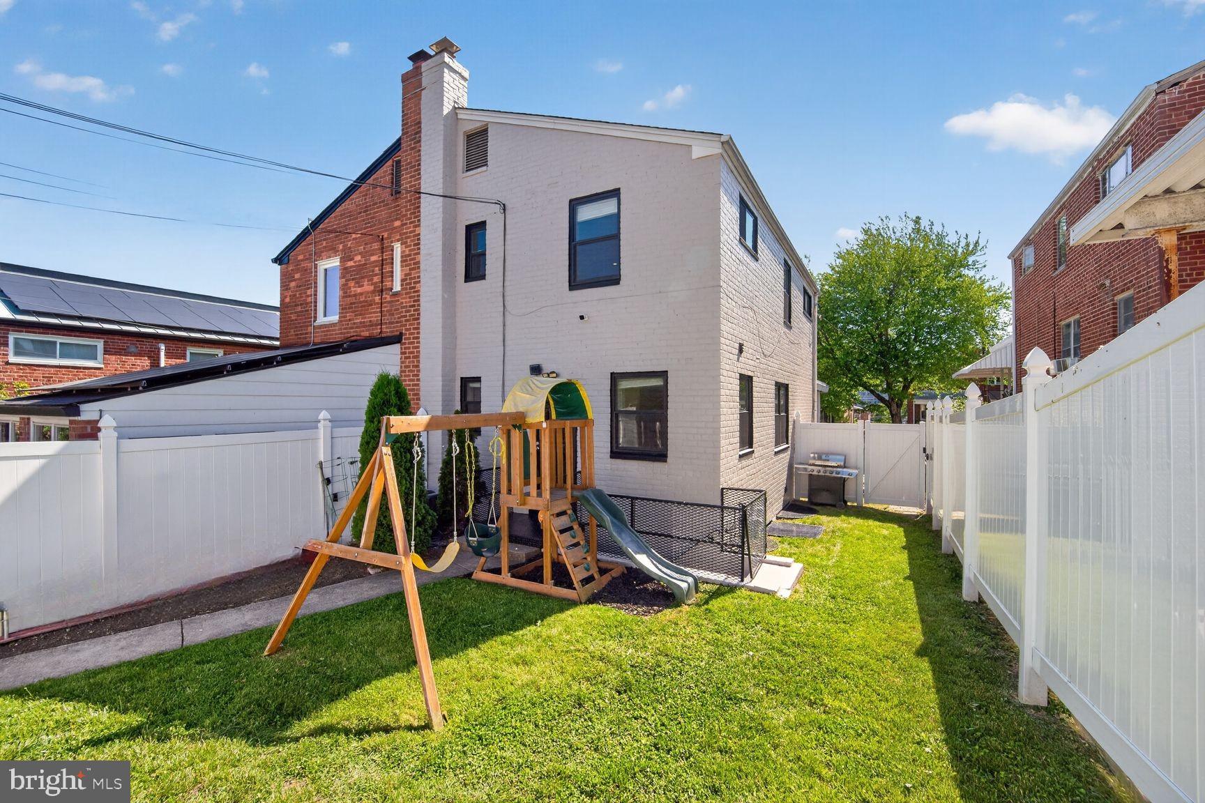 5149 8TH STREET NE