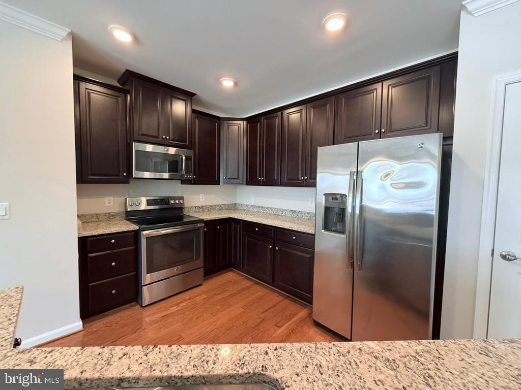 2121 JOHN STUART ROAD E