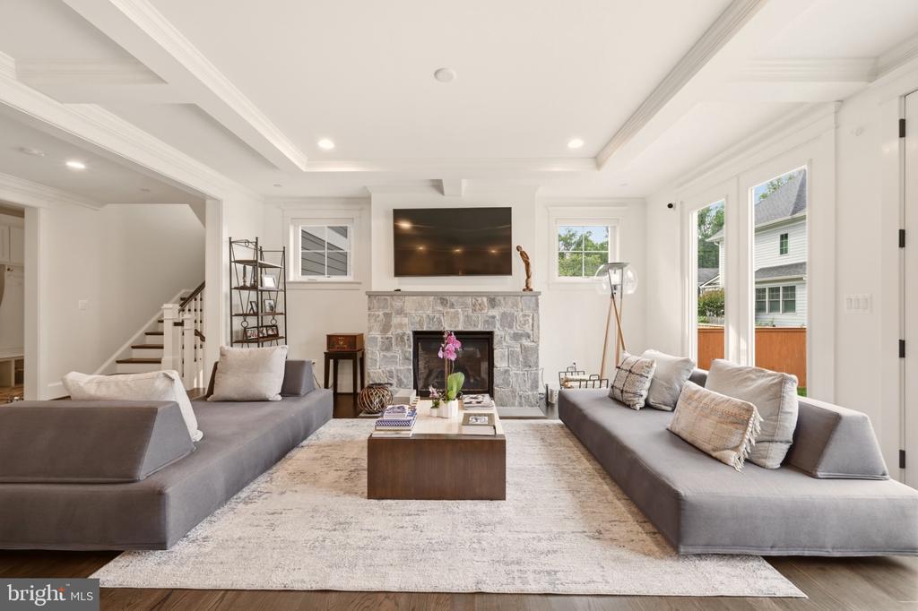 4415 COLCHESTER DRIVE
