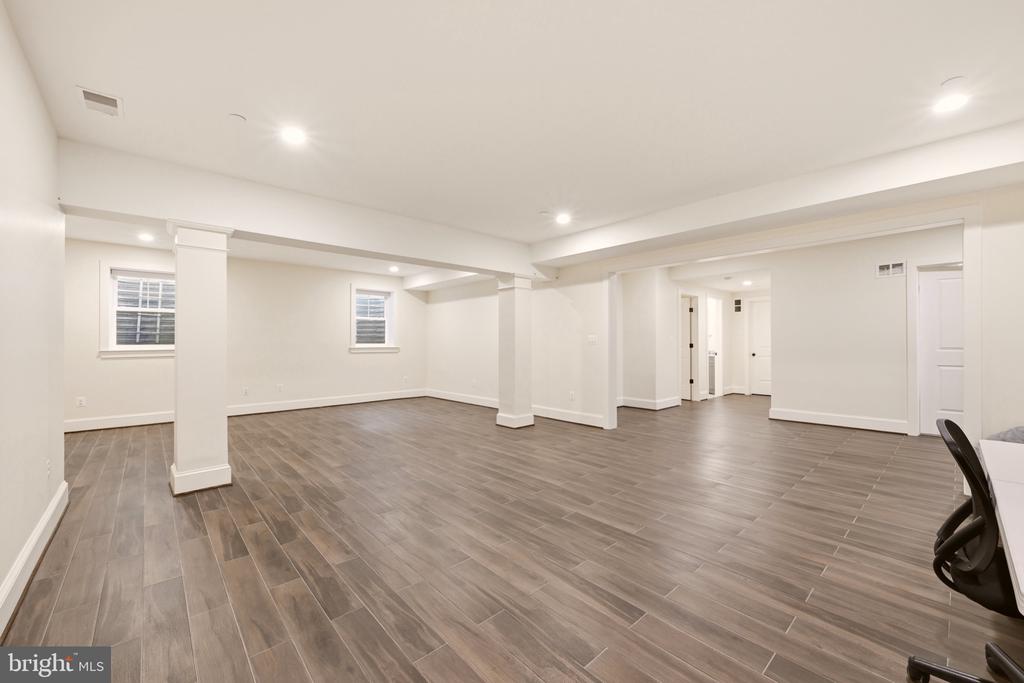 4415 COLCHESTER DRIVE