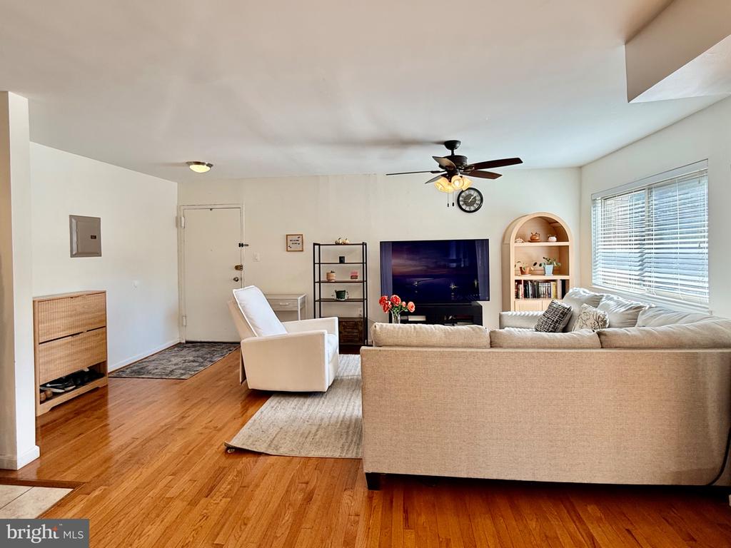 12301 BRAXFIELD COURT Unit: 13