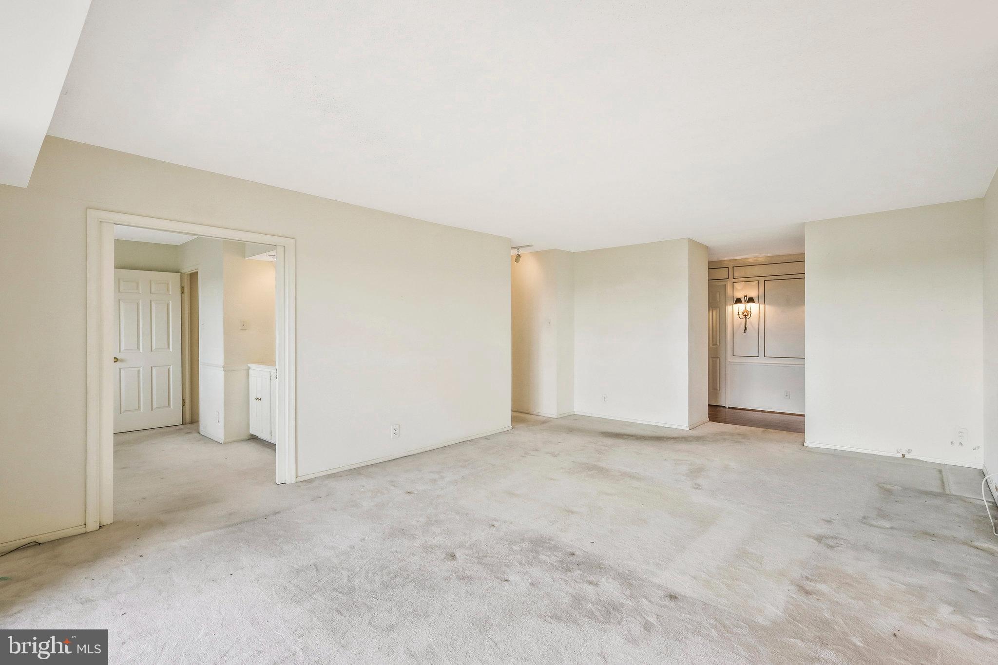 309 Yoakum Pkwy #1218