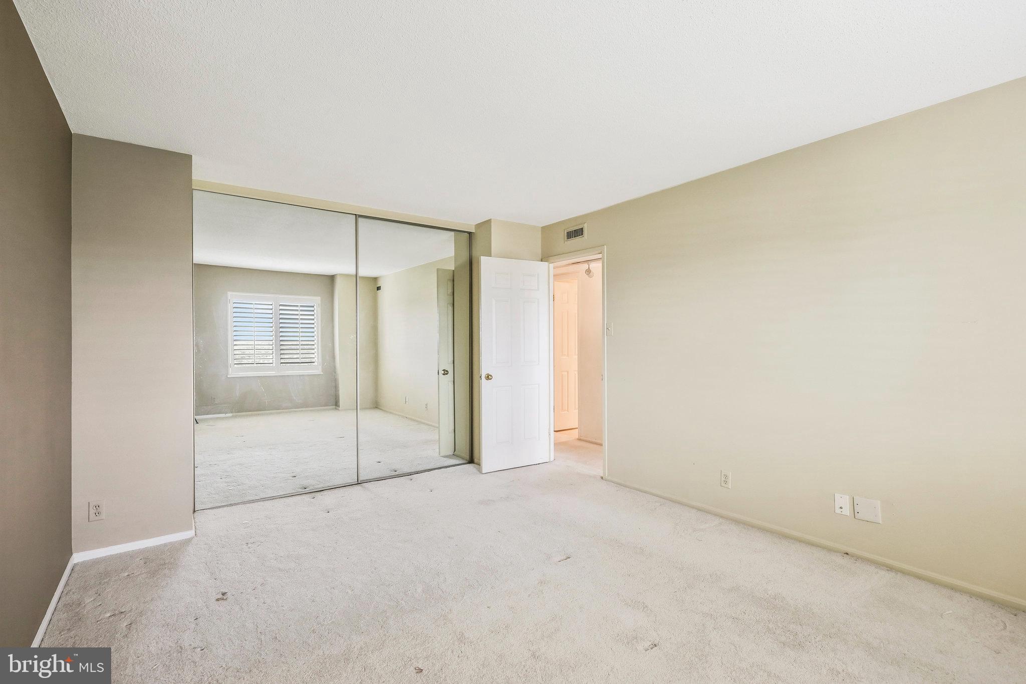 309 Yoakum Pkwy #1218