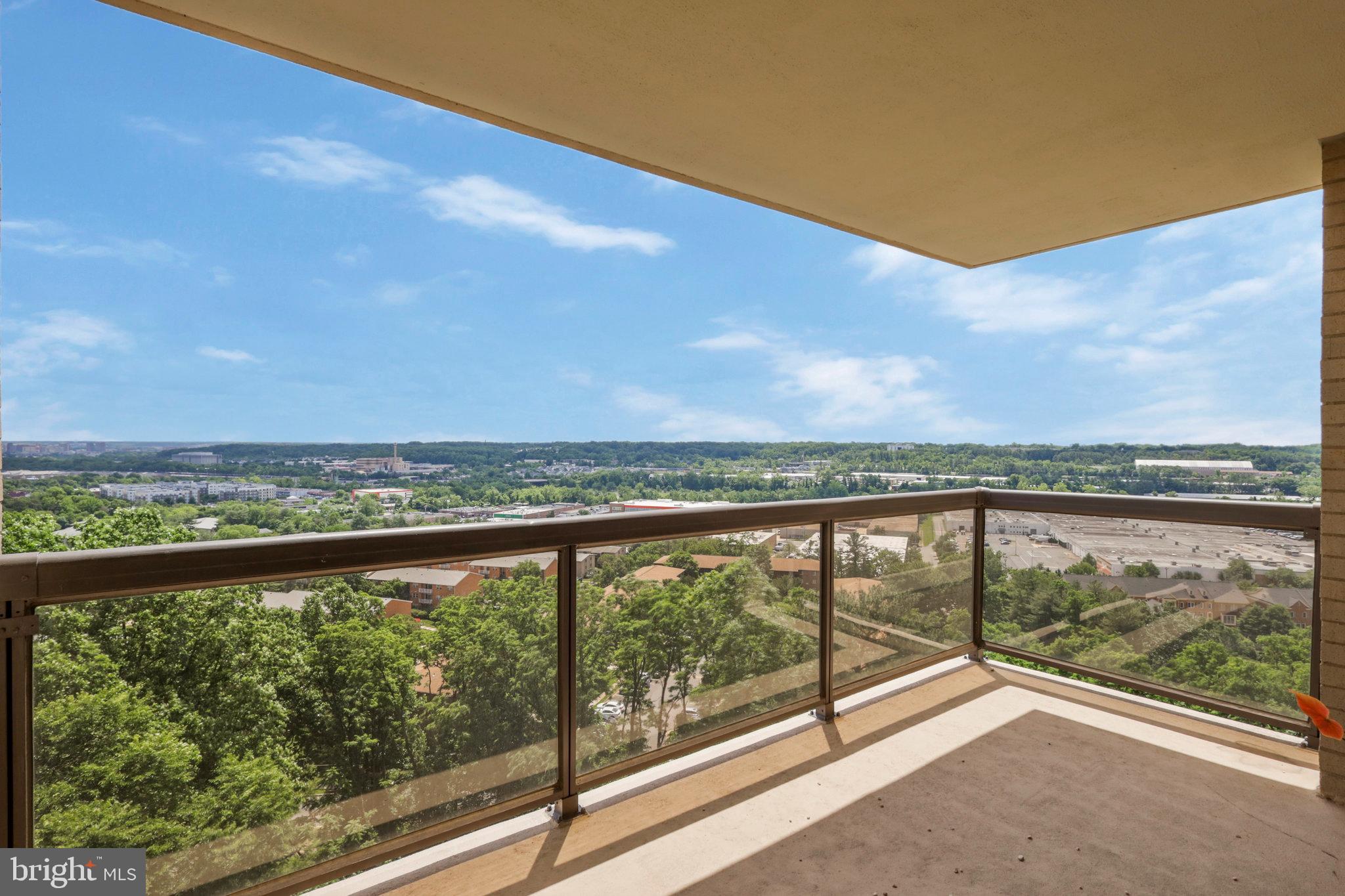 309 Yoakum Pkwy #1218