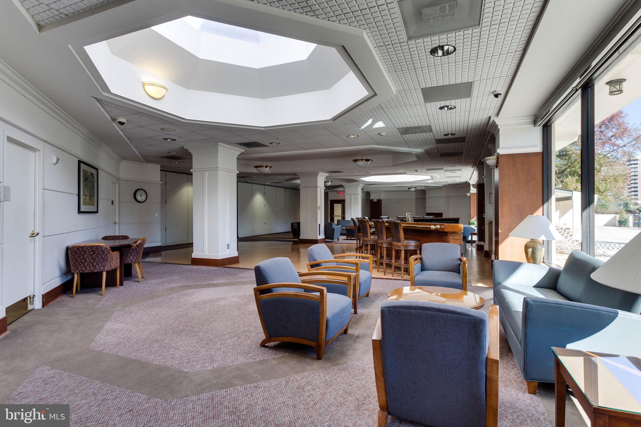 309 Yoakum Pkwy #1218