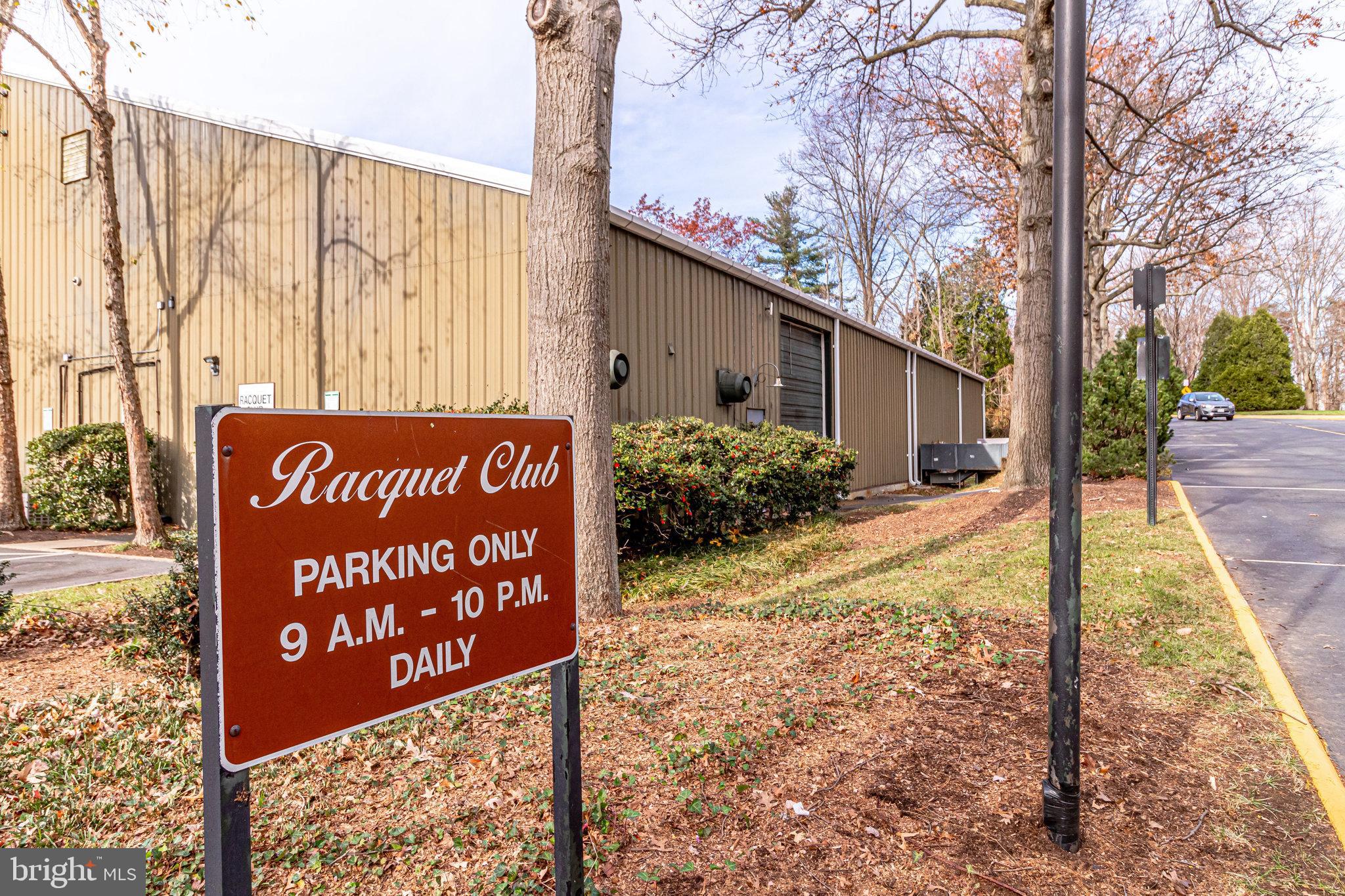309 Yoakum Pkwy #1218